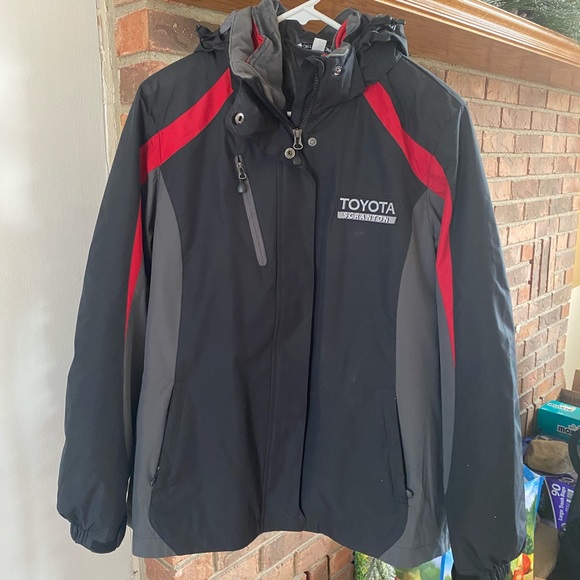 *NEW* Men’s 3 in 1 Ski Jacket with Toyota Emblem 🎿 - Picture 2 of 9